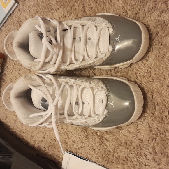 Kids Jordan 6 rings - Picture 2 of 3